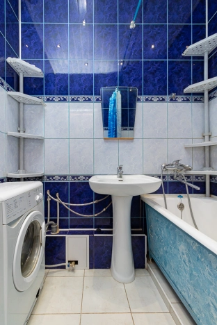 Купить двухкомнатную квартиру на улице Таубе в Омске. Вариант № 55179, 9, площадь -  квм, цена 8900000 рублей