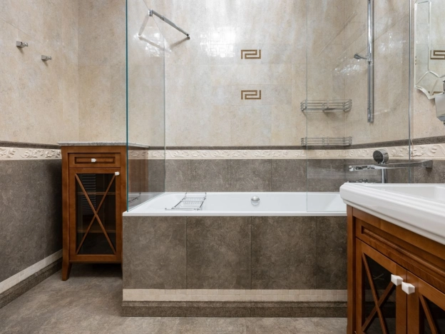 Купить квартиру в Москве. Вариант № 10443759, 41, площадь -  квм, цена 275000000 рублей