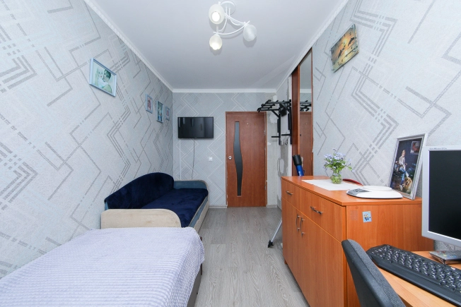 Купить трехкомнатную квартиру в Зеленоградске. Вариант № 8328, 15, площадь -  квм, цена 10500000 рублей