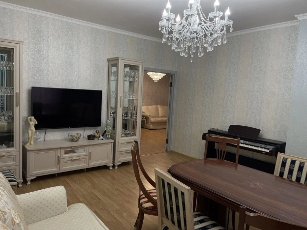 Купить четырехкомнатную квартиру в районе Сокол в Москве. Вариант № 34561, 20, площадь -  квм, цена 24000000 рублей