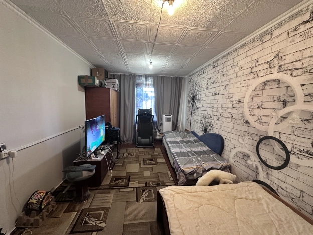 Купить однокомнатную квартиру в Приморском крае. Вариант № 4857364, 4, площадь -  квм, цена 3850000 рублей