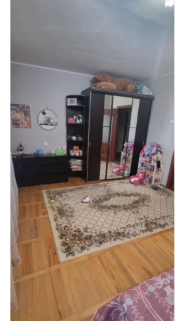 Купить трехкомнатную квартиру в Микрорайоне 8-й, Элиста в Элисте. Вариант № 8936392, 4, площадь -  квм, цена 5000000 рублей