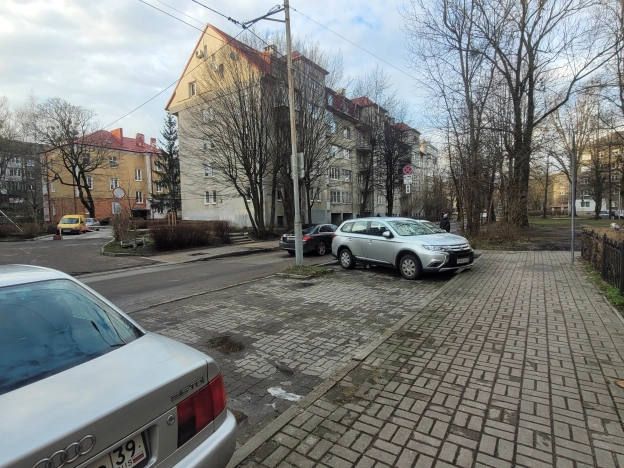 Купить трехкомнатную квартиру в районе Центральный в Калининграде. Вариант № 22008, 12, площадь -  квм, цена 10200000 рублей