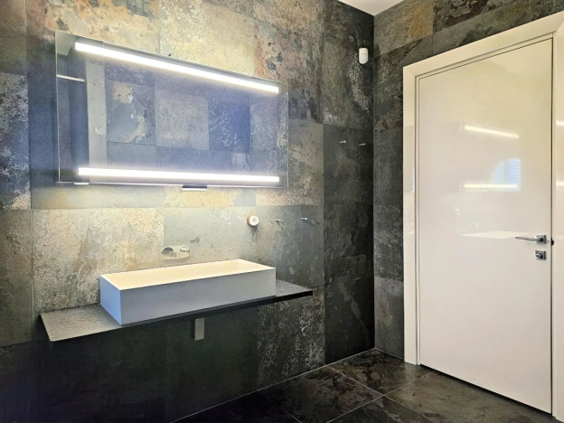 Купить пятикомнатную квартиру в Санкт-Петербурге. Вариант № 10436715, 11, площадь -  квм, цена 199900000 рублей