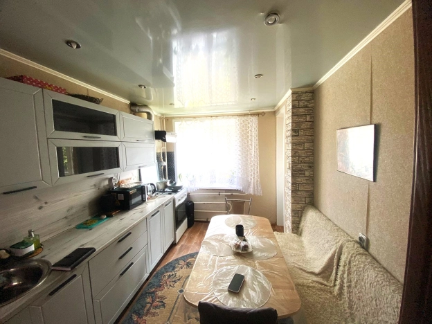 Купить трехкомнатную квартиру на вторичке в Калужской области. Вариант № 58218, 0, площадь -  квм, цена 3950000 рублей