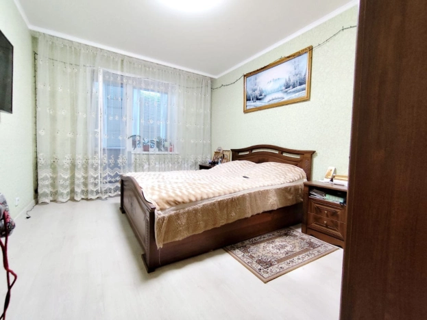 Купить двухкомнатную квартиру в Старом Осколе. Вариант № 10476272, 4, площадь -  квм, цена 7600000 рублей