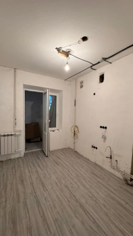 Купить трехкомнатную квартиру на вторичке в Микрорайоне 8-й, Элиста в Элисте. Вариант № 29244, 3, площадь -  квм, цена 5300000 рублей