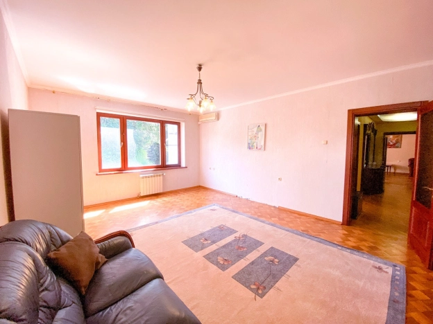 Купить трехкомнатную квартиру в Краснодарском крае. Вариант № 2540618, 38, площадь -  квм, цена 43000000 рублей