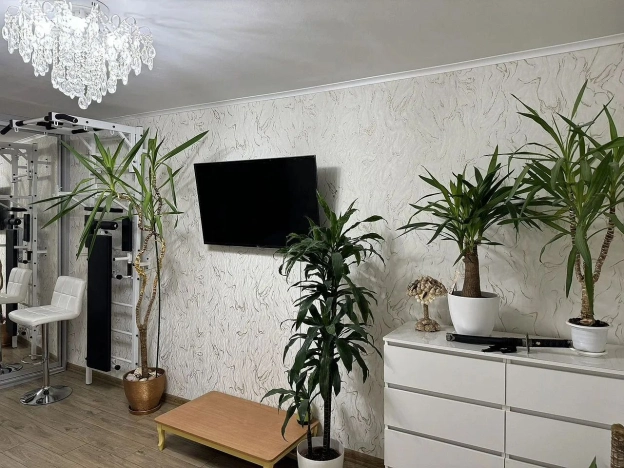 Купить однокомнатную квартиру в Омске. Вариант № 6153329, 15, площадь -  квм, цена 3950000 рублей