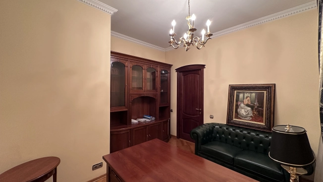 Купить квартиру в Москве. Вариант № 10619257, 12, площадь -  квм, цена 110000000 рублей