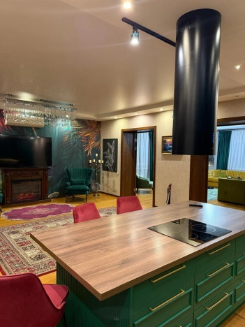 Купить четырехкомнатную квартиру в Новосибирской области. Вариант № 8070281, 2, площадь -  квм, цена 25000000 рублей