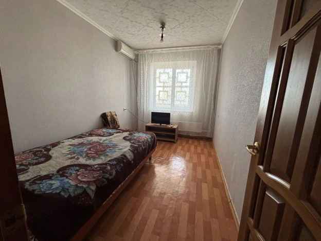 Купить трехкомнатную квартиру в Микрорайоне 8-й, Элиста в Элисте. Вариант № 29488, 0, площадь -  квм, цена 5700000 рублей