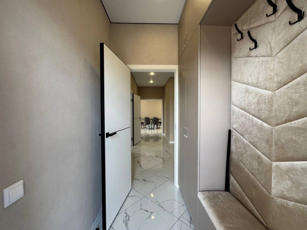 Купить дом в районе Пролетарский в Ростове-на-Дону. Вариант № 56048, 17, площадь -  квм, цена 10300000 рублей