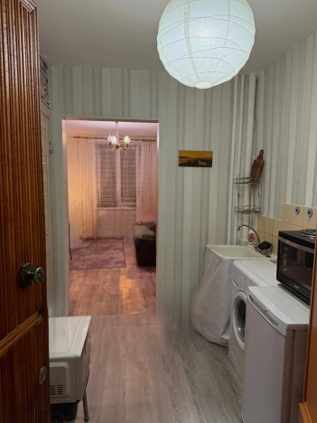 Купить квартиру на вторичке в Иркутске. Вариант № 8568287, 1, площадь -  квм, цена 4130000 рублей