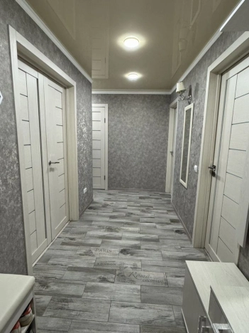 Купить трехкомнатную квартиру в Калининграде. Вариант № 9912169, 6, площадь -  квм, цена 9785000 рублей