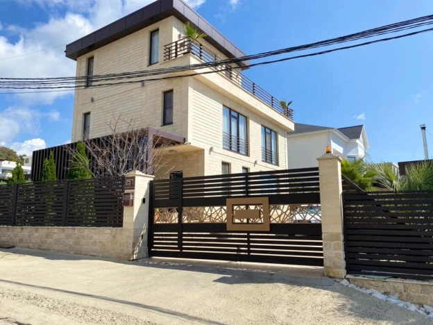 Купить дом на улице Ленина в Сочи. Вариант № 2079271, 2, площадь -  квм, цена 275000000 рублей