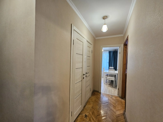 Купить трехкомнатную квартиру в Пушкине. Вариант № 6156804, 6, площадь -  квм, цена 9300000 рублей