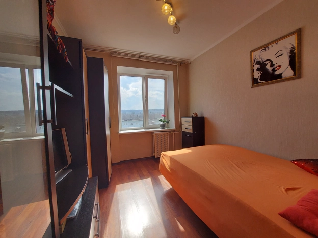 Купить трехкомнатную квартиру на вторичке на улице проспект Строителей в Пензе. Вариант № 32542, 9, площадь -  квм, цена 6284000 рублей