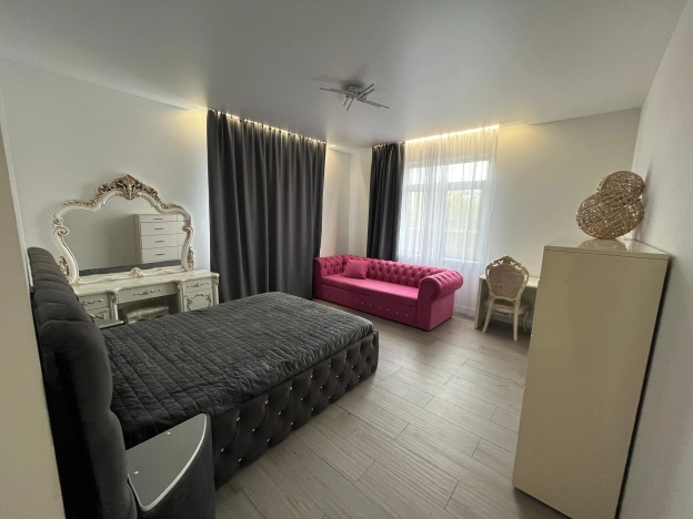 Купить двухкомнатную квартиру у метро Девяткино в Санкт-Петербурге. Вариант № 8017253, 1, площадь -  квм, цена 10750000 рублей