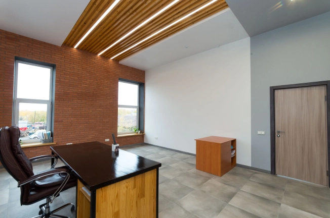 Купить коммерческую недвижимость свободного назначения в Тобольске. Вариант № 1114, 10, площадь -  квм, цена 18000000 рублей