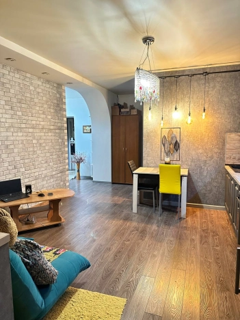 Купить двухкомнатную квартиру в Новосибирской области. Вариант № 10223772, 5, площадь -  квм, цена 12000000 рублей