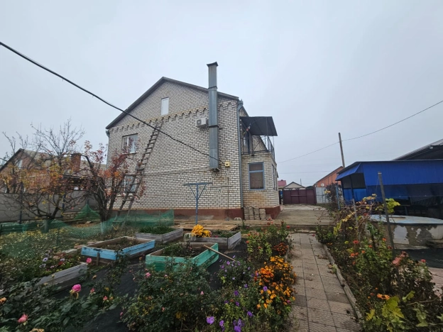 Купить дом в Элисте. Вариант № 9336529, 2, площадь -  квм, цена 10699999 рублей