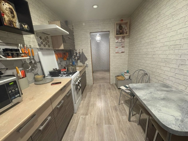 Купить двухкомнатную квартиру на вторичке в Пензенской области. Вариант № 9087699, 3, площадь -  квм, цена 1850000 рублей