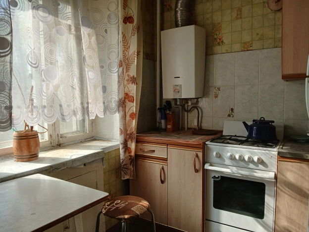 . Вариант № 2004891, 3, площадь - 43 квм, цена 18000.0000 рублей