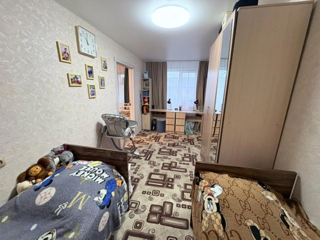 Купить двухкомнатную квартиру в Приморском крае. Вариант № 3804779, 3, площадь -  квм, цена 2700000 рублей