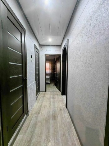 Купить трехкомнатную квартиру на улице Железнодорожная в Тюменской области. Вариант № 30033, 8, площадь -  квм, цена 5650000 рублей