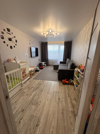 Купить трехкомнатную квартиру на улице Связистов в Новосибирске. Вариант № 6960, 5, площадь -  квм, цена 5800000 рублей