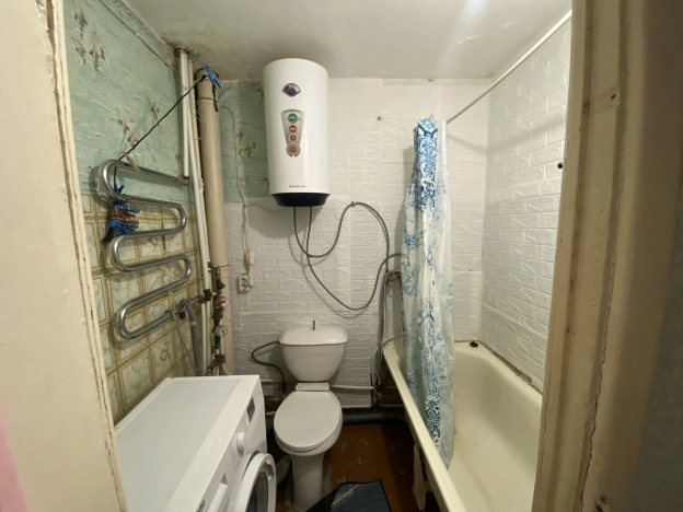 Купить однокомнатную квартиру в Приморском крае. Вариант № 4077731, 6, площадь -  квм, цена 2000000 рублей