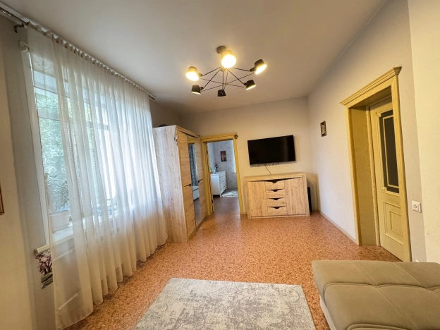 Купить трехкомнатную квартиру в районе Ленинский в Новосибирске. Вариант № 2476453, 18, площадь -  квм, цена 7990000 рублей