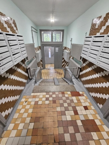 Купить квартиру в Москве. Вариант № 9115282, 9, площадь -  квм, цена 14950000 рублей