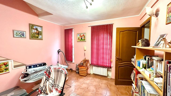 Купить дом на улице Гаражная в Краснодаре. Вариант № 35322, 45, площадь -  квм, цена 60000000 рублей