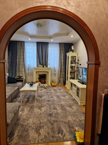 Купить трехкомнатную квартиру на улице Мустая Карима в Москве. Вариант № 10712601, 1, площадь - квм, цена 14900000 рублей