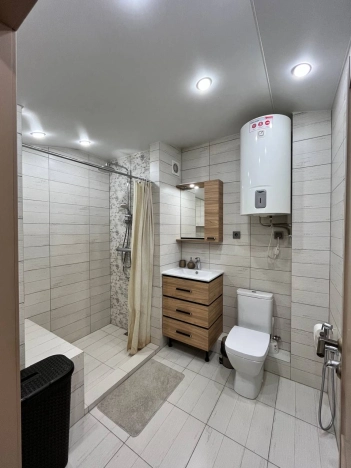 Купить квартиру на улице Лызина в Иркутске. Вариант № 37506, 24, площадь -  квм, цена 19000000 рублей