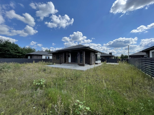 Купить дом в Воронеже. Вариант № 2546293, 8, площадь -  квм, цена 14000000 рублей