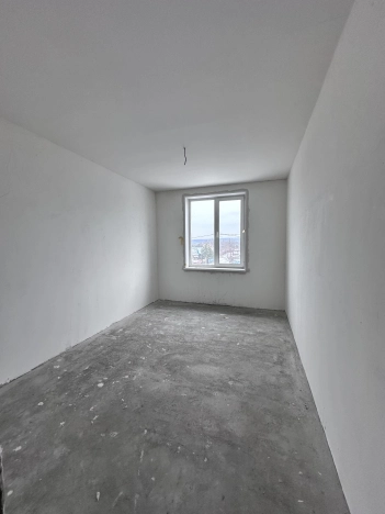 Купить трехкомнатную квартиру в Приморском крае. Вариант № 18715, 8, площадь -  квм, цена 3900000 рублей