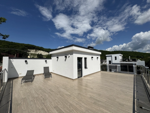 Купить дом на улице Васильковая в Краснодарском крае. Вариант № 3767721, 24, площадь -  квм, цена 49900000 рублей