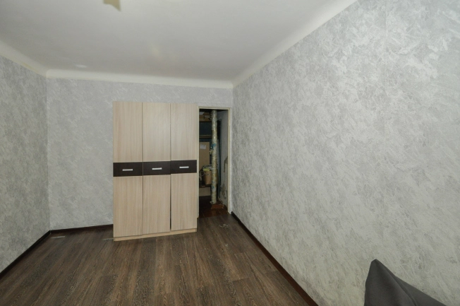 Купить квартиру в районе Ленинский в Новосибирске. Вариант № 6755674, 6, площадь -  квм, цена 4150000 рублей