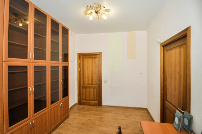 Купить трехкомнатную квартиру в Новосибирской области. Вариант № 8351110, 22, площадь -  квм, цена 19990000 рублей