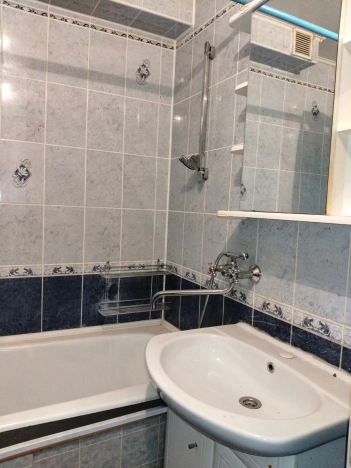 Купить трехкомнатную квартиру на вторичке в районе Октябрьский в Владимире. Вариант № 5482283, 18, площадь -  квм, цена 4500000 рублей