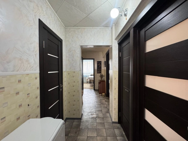 Купить трехкомнатную квартиру в Микрорайоне 29-й, Ангарск в Ангарске. Вариант № 44372, 9, площадь -  квм, цена 5700000 рублей