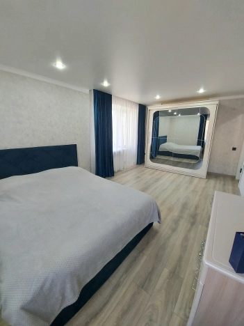 Купить двухкомнатную квартиру в Октябрьском. Вариант № 2923, 8, площадь -  квм, цена 3399000 рублей