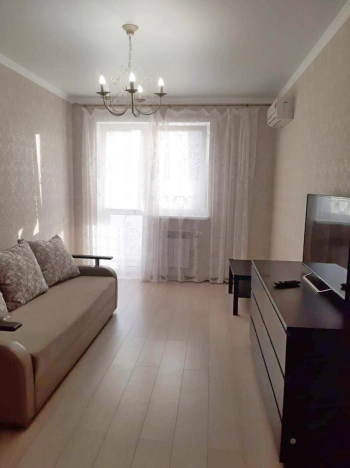 Купить однокомнатную квартиру в районе Октябрьский в Ростове-на-Дону. Вариант № 38635, 0, площадь -  квм, цена 7700000 рублей