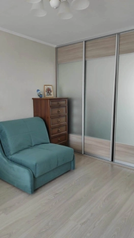 Купить однокомнатную квартиру на улице Советская в Тюменской области. Вариант № 4830772, 6, площадь -  квм, цена 3200000 рублей