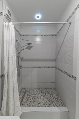 Купить трехкомнатную квартиру в районе Кировский в Ростове-на-Дону. Вариант № 8217926, 7, площадь -  квм, цена 8990000 рублей