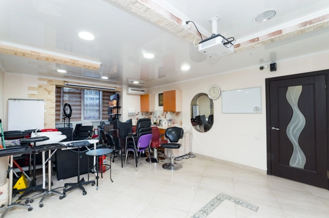 Снять коммерческую недвижимость в Тобольске. Вариант № 5492, 21, площадь -  квм, цена 150000 рублей