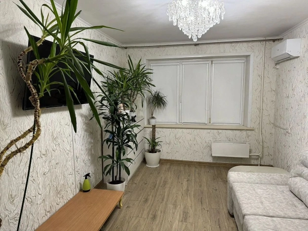 Купить однокомнатную квартиру в Омске. Вариант № 6153329, 12, площадь -  квм, цена 3950000 рублей